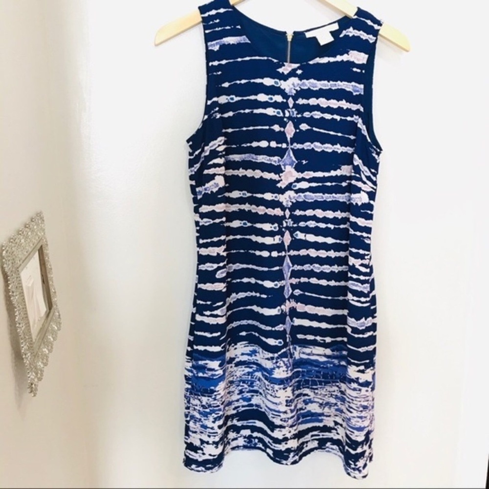 Dress - Picture 6 of 8